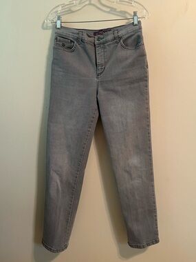 Gloria Vanderbilt Gray Straight-Leg Women's Amanda Jeans Size 8P